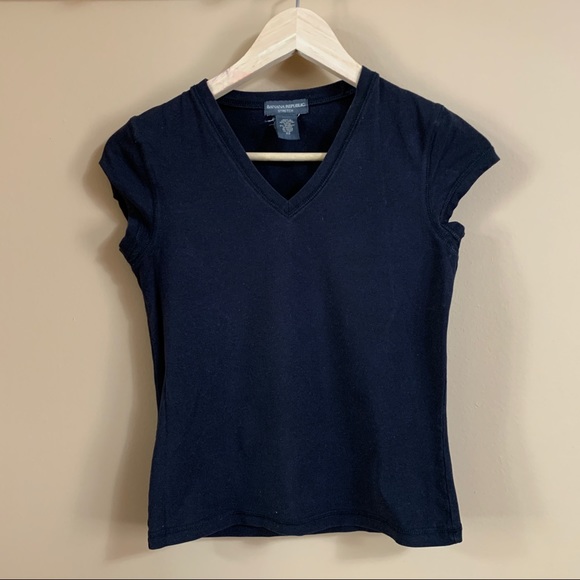 3/$20 Banana Republic Black V-Neck T-Shirt - Picture 1 of 5
